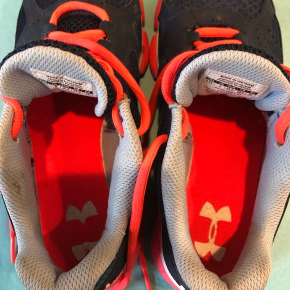 Under Armour shoe Youth 3.5/EU 35.5/ Women 5-5.5 - Picture 10 of 11